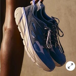 Hoka FP movement Clifton L Suede Size 7